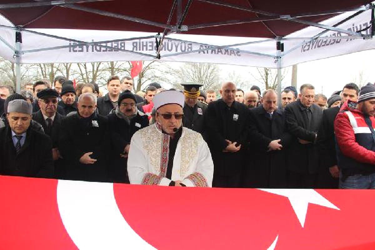 El Bab Şehidini 10 Bin Kişi Son Yolculuğuna Uğurladı (2)
