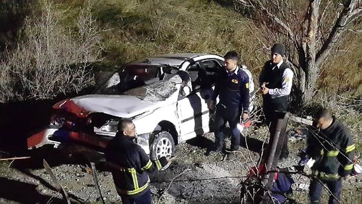 Kahta\'da Otomobil Köprüden Uçtu: 6 Yaralı