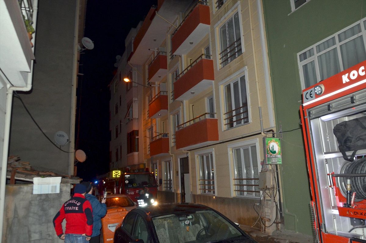 Karamürsel\'de Ev Yangını