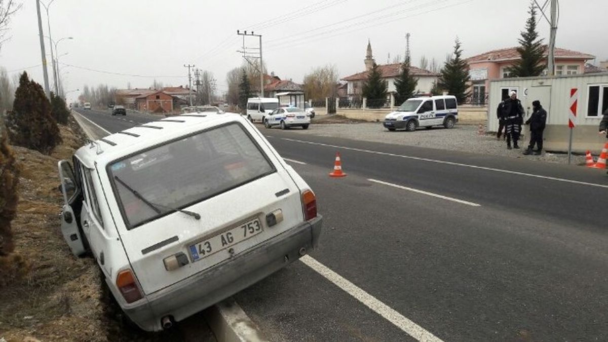 Kütahya\'da Otomobilin Çarptığı Polis Memuru Ağır Yaralandı