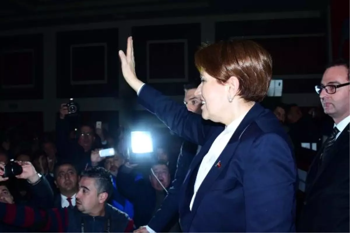 Meral Akşener\'in Çanakkale\'deki Toplantısı Öncesi Salon Krizi (2)