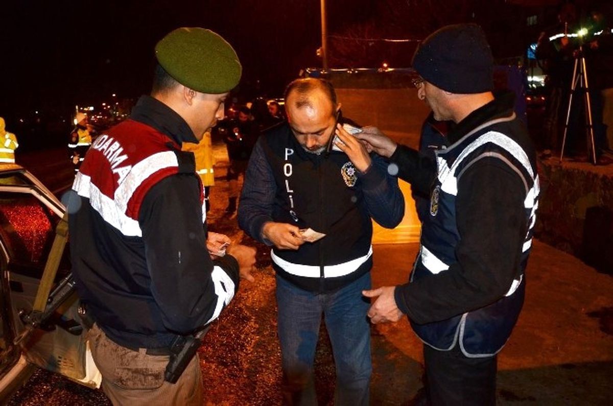 Milas\'ta Jandarma ve Polis\'ten Ortak Huzur Operasyonu