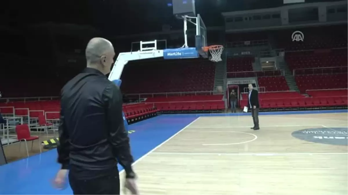 Noumoski, Basketbolseverlerle Buluştu