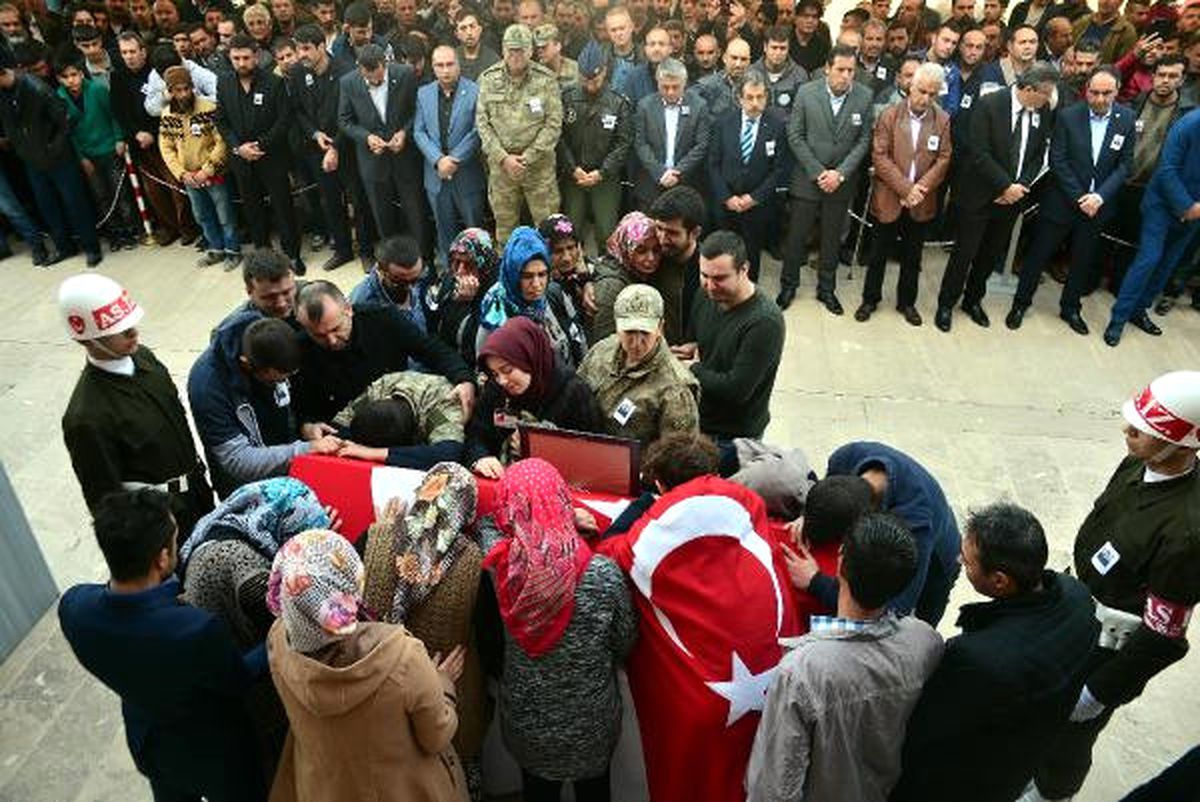 Rus Bombardımanında Şehit Olan Onbaşı \'Ben Şehit Olacağın\' Diye El Bab\'a Gitmiş (2)