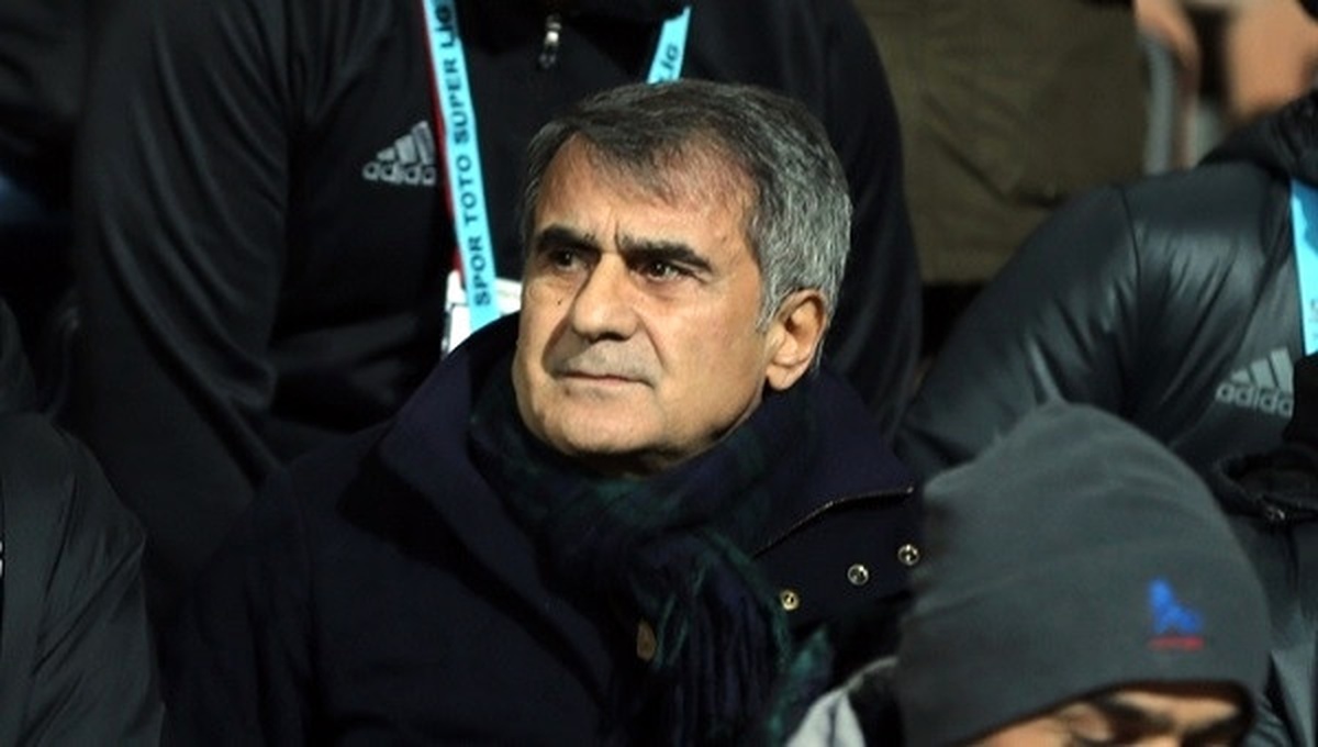 Şenol Güneş Karabükspor Maçı Sonrası Soyunma Odasına Geldi