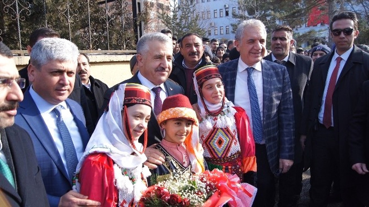 Ulaştırma, Denizcilik ve Haberleşme Bakanı Arslan Kars\'ta