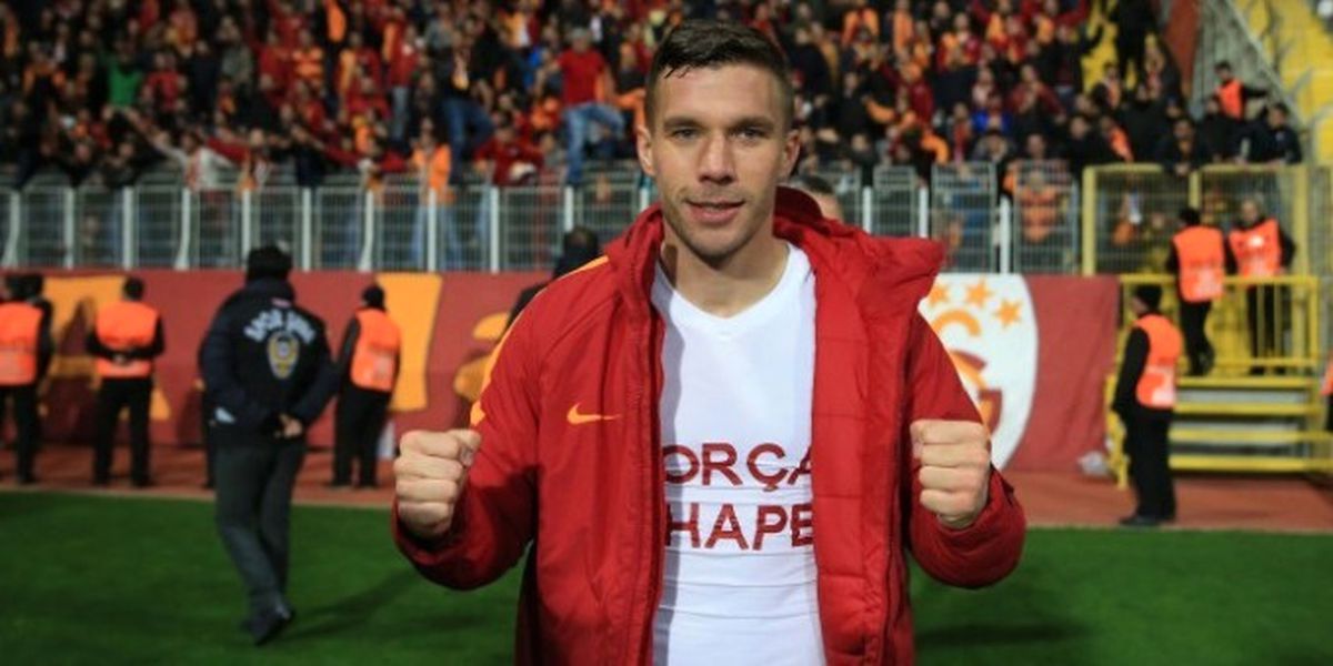Wenger\'den Podolski ve Adebayor Yorumu!
