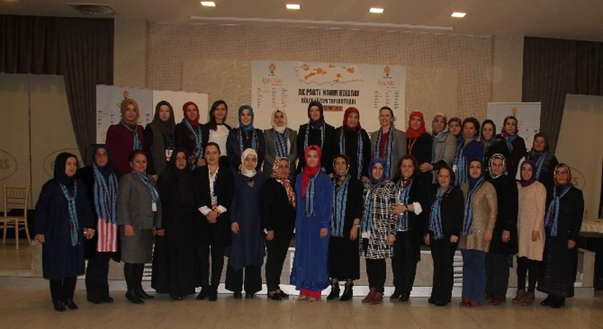 AK Parti Trabzon İlçe Kadın Kolları Toplantısı