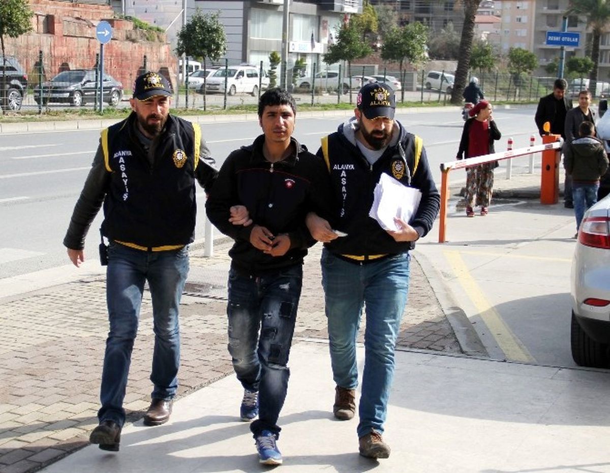 Alanya\'da 4 Ayrı Suçtan Aranan Şüpheli Yakalandı