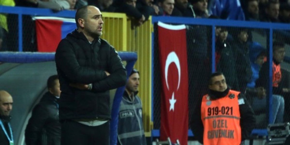 Aslana Açık Kapı!