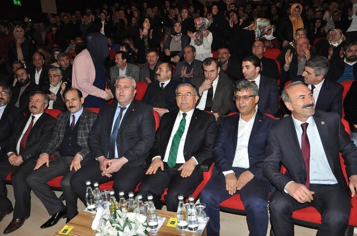 Bakan Yılmaz: "Kendilerini Devletin Sahibi Sanıyorlar ve Vatandaşa Maraba Gözüyle Bakıyorlar"