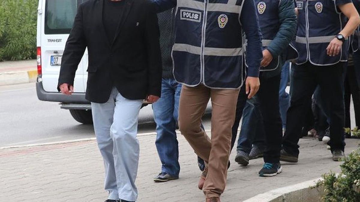 Başkasının Yerine Ehliyet Sınavına Girmeye Çalıştığı Tespit Edilen 14 Kişi Yakalandı