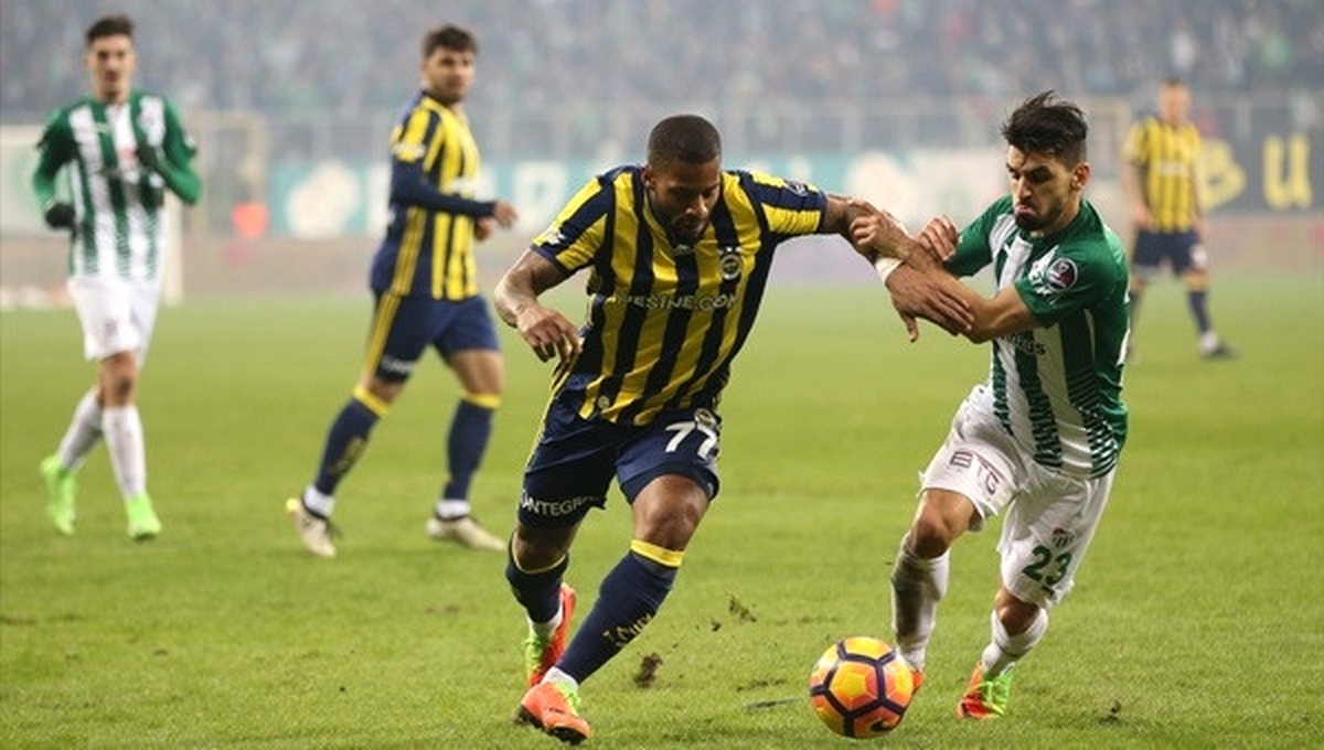 Bursaspor Bir Kişi Eksik, Fenerbahçe\'den Çok Koştu