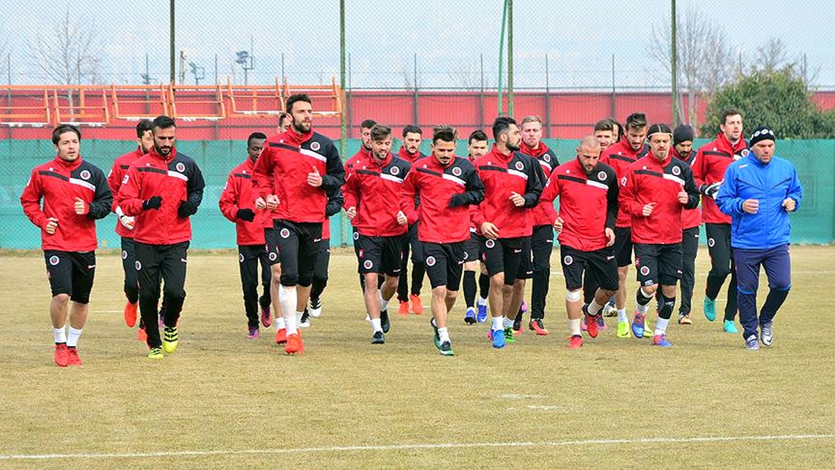 Cavcav\'sız "Gençler"İn Yüzü Gülmüyor