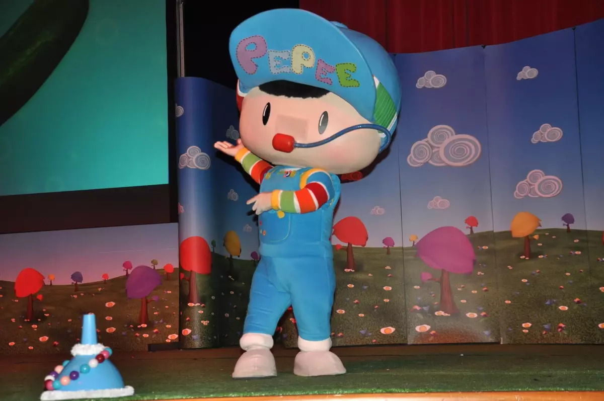 Çizgi Film Karakteri Pepe Aksaraylı Çocuklarla Buluştu