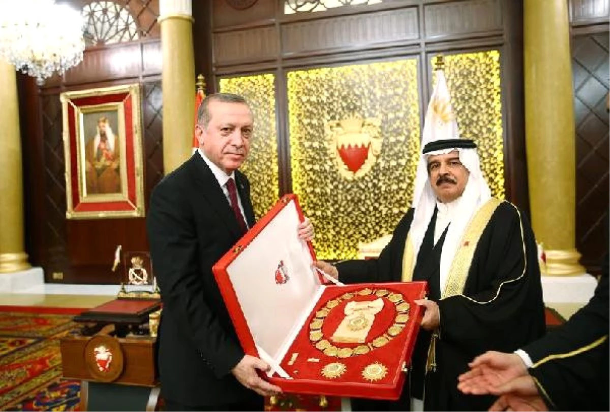 Cumhurbaşkanı Erdoğan\'a Bahreyn\'in En Üst Düzey Madalyası Verildi
