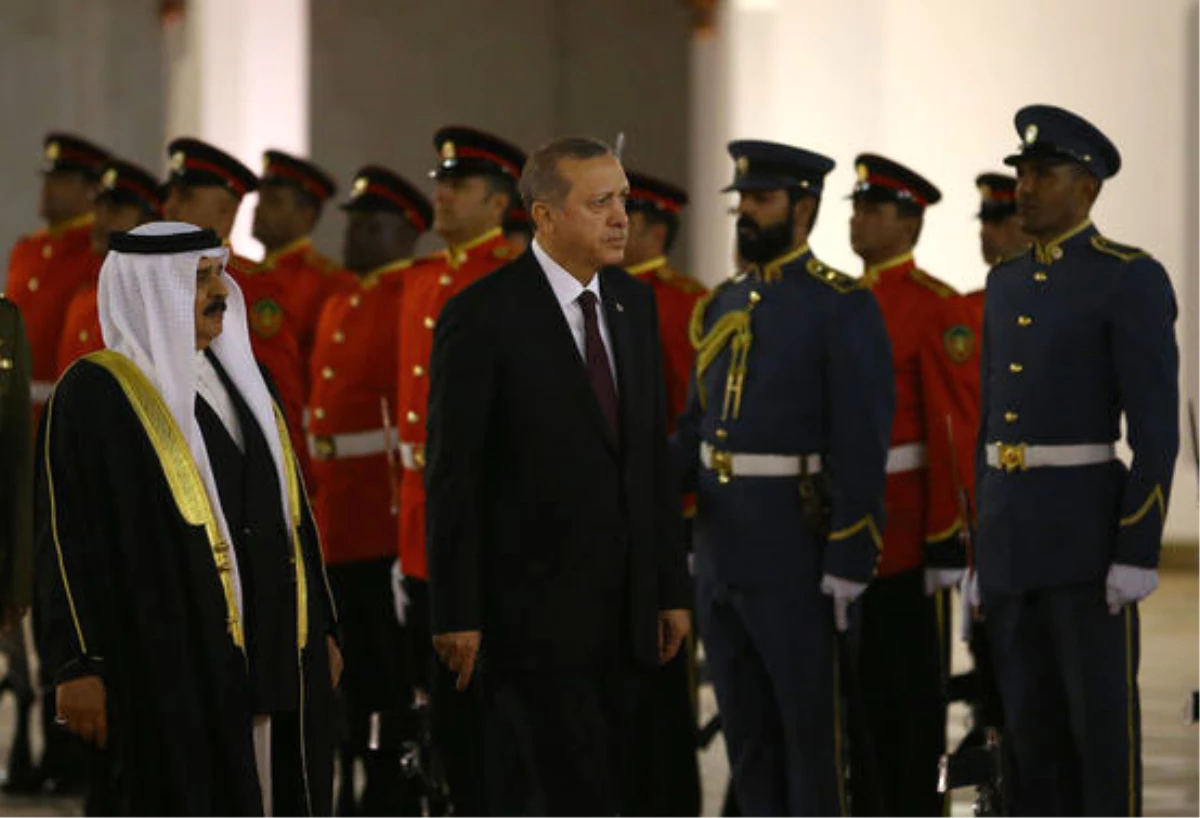 Cumhurbaşkanı Erdoğan, Bahreyn\'e İndi (1)
