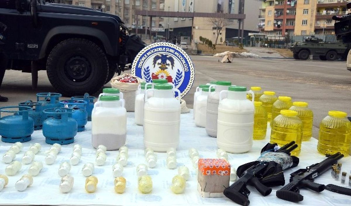 Diyarbakır\'da Terör Operasyonları: 22 Gözaltı