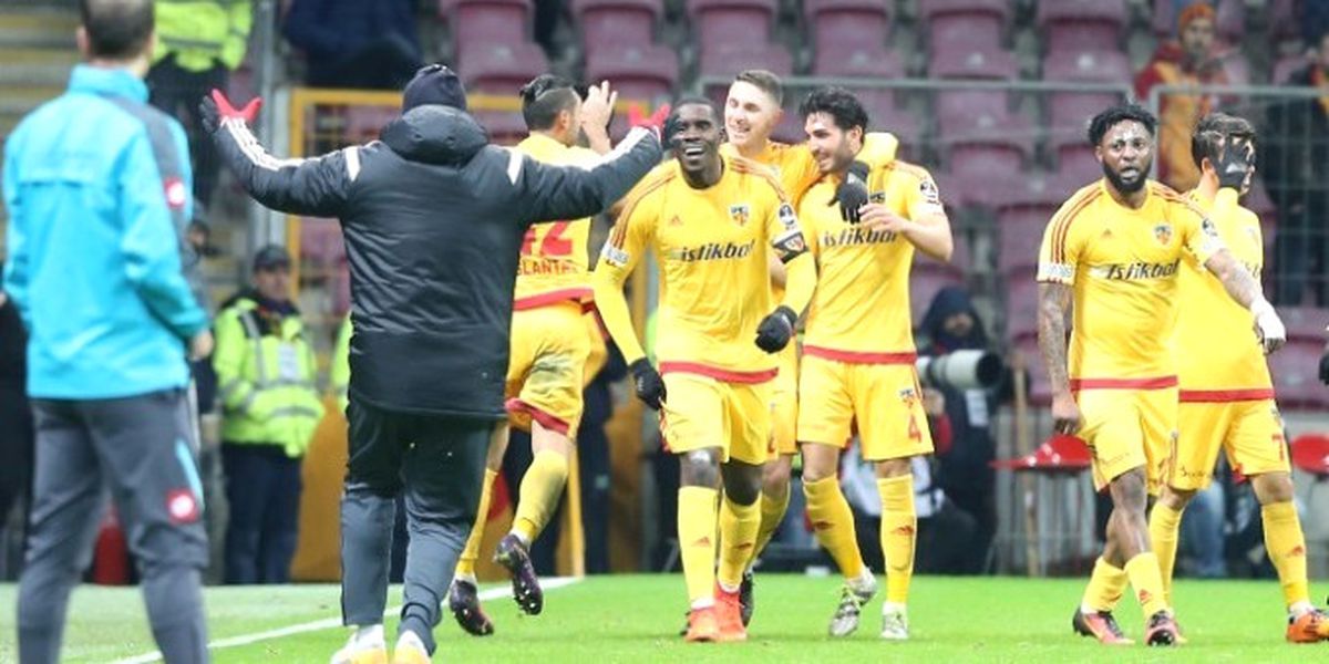 Galatasaray\'ın İlk 11\'inde Sürpriz İsim