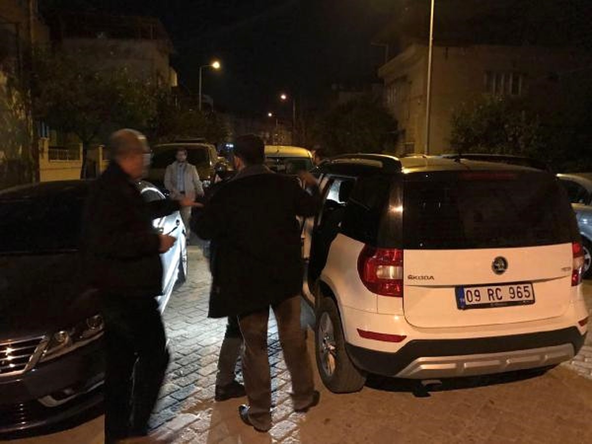 Karın Seni Şu Anda Aldatıyor\' Telefonu Faciasını Polis Önledi