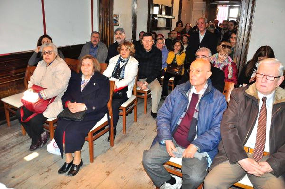 Khk ile Görevden Alınan Akademisyenlere Mülkiyelilerden Destek