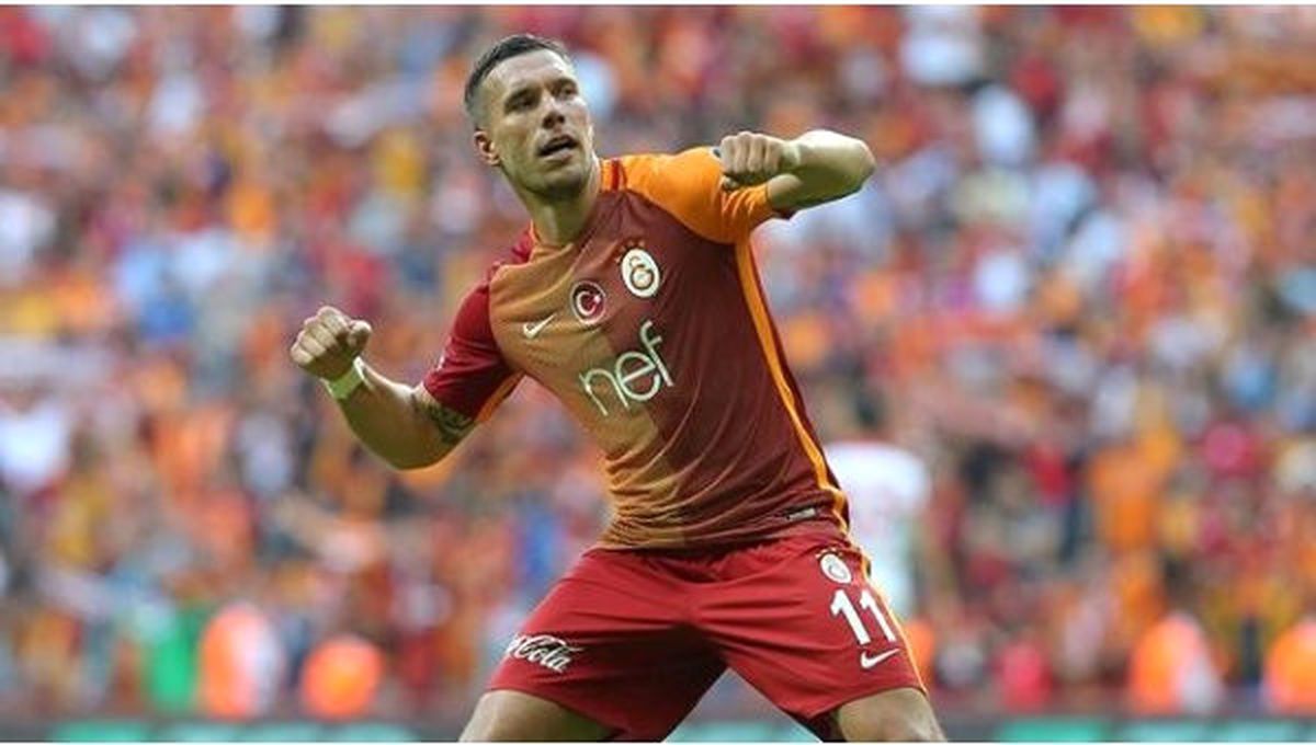 Lukas Podolski\'den Galatasaray\'a Müjde