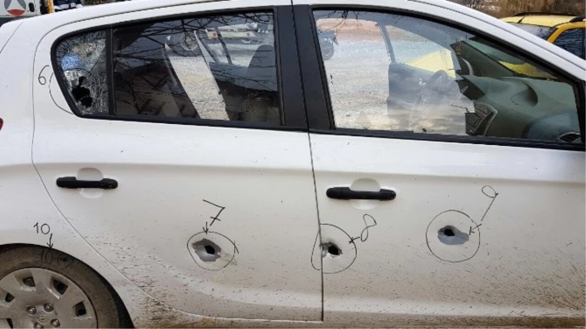 Manavgat\'ta Park Halindeki Otomobile Silahlı Saldırı