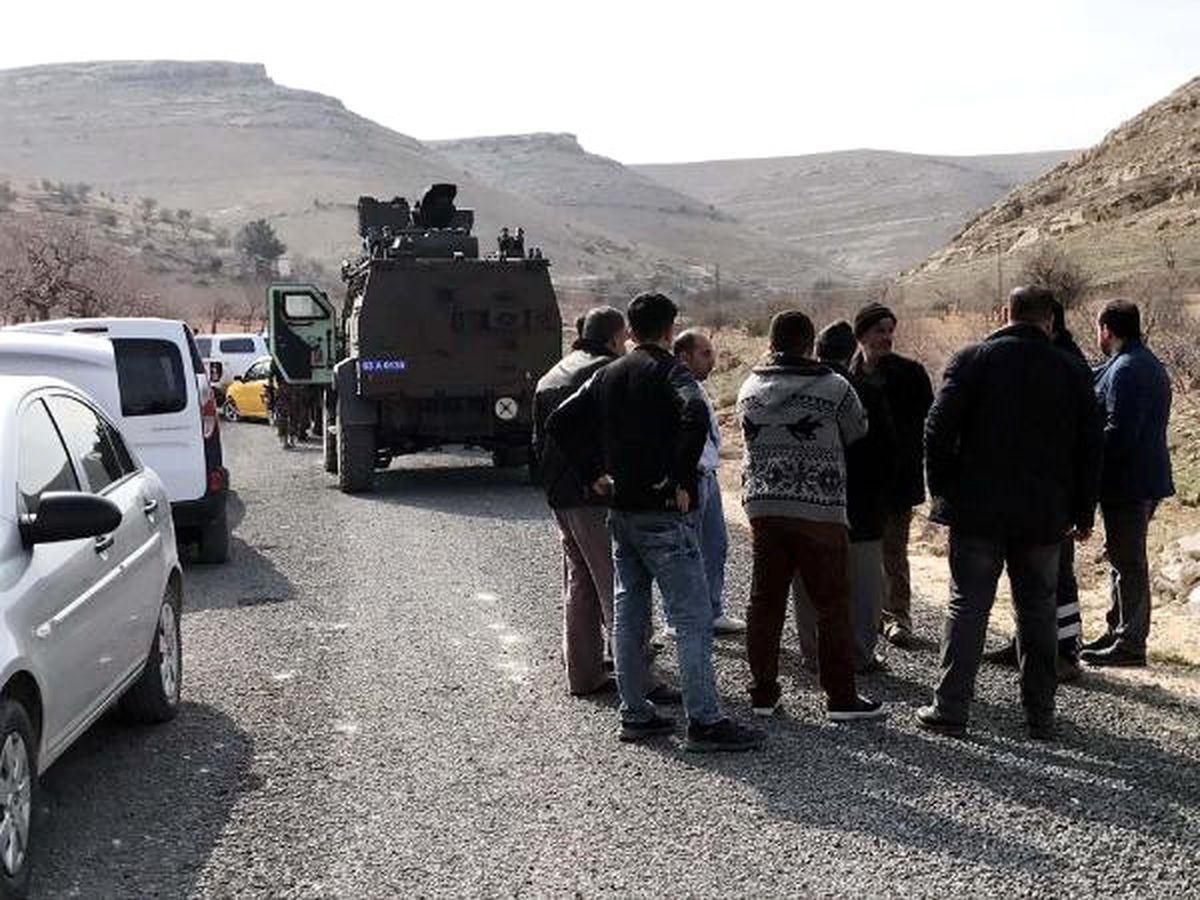 Otomobilde Eşi ve Çocuklarını Rehin Aldı (4)