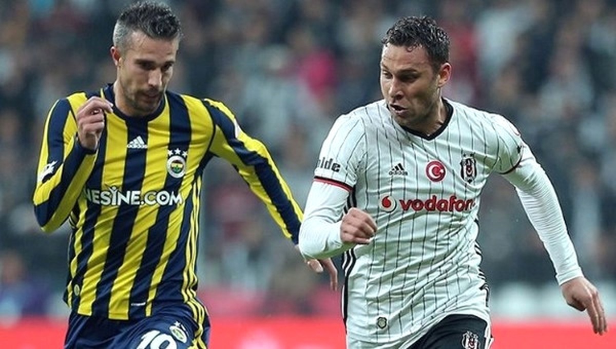 Tahkim Kurulu, Van Persie\'nin Cezasını İndirdi