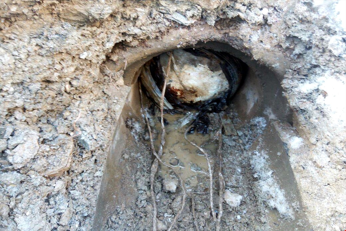 Teröristlerin Kullandığı Sığınaklardaki Malzemeler İmha Edildi