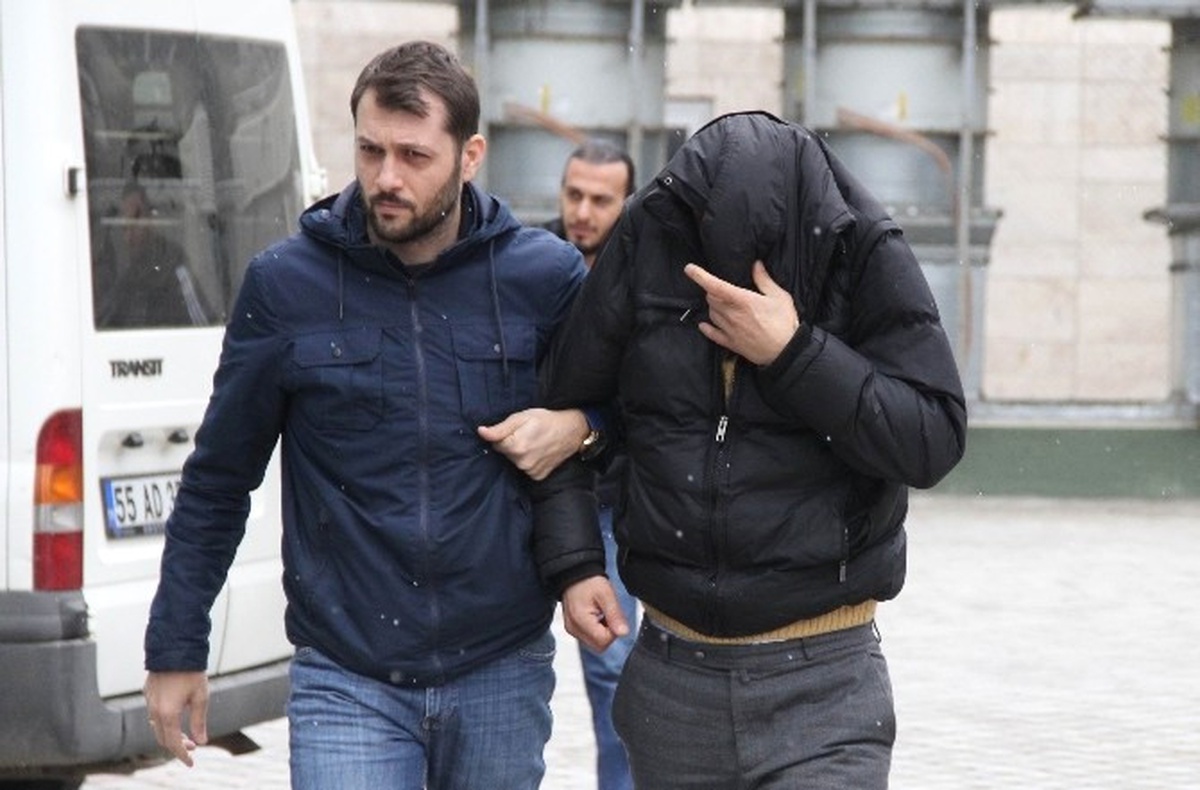 Tırın Dorsesinde 4 Kilo Esrar Ele Geçirildi: 2 Gözaltı
