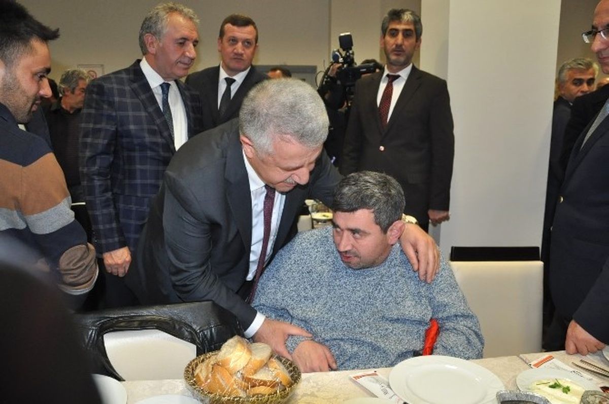 Ulaştırma Bakanı Arslan, Stk\'lar ve Kanaat Önderleriyle Bir Araya Geldi