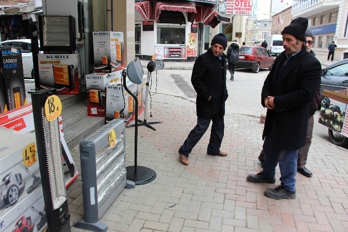 Vatandaşlar Doğalgazın Yolunu Gözlüyor