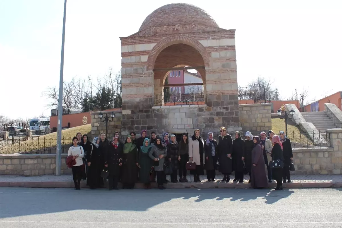 AK Parti Hakkari Kadın Kolları Üyeleri, Battalgazi\'yi Gezdi