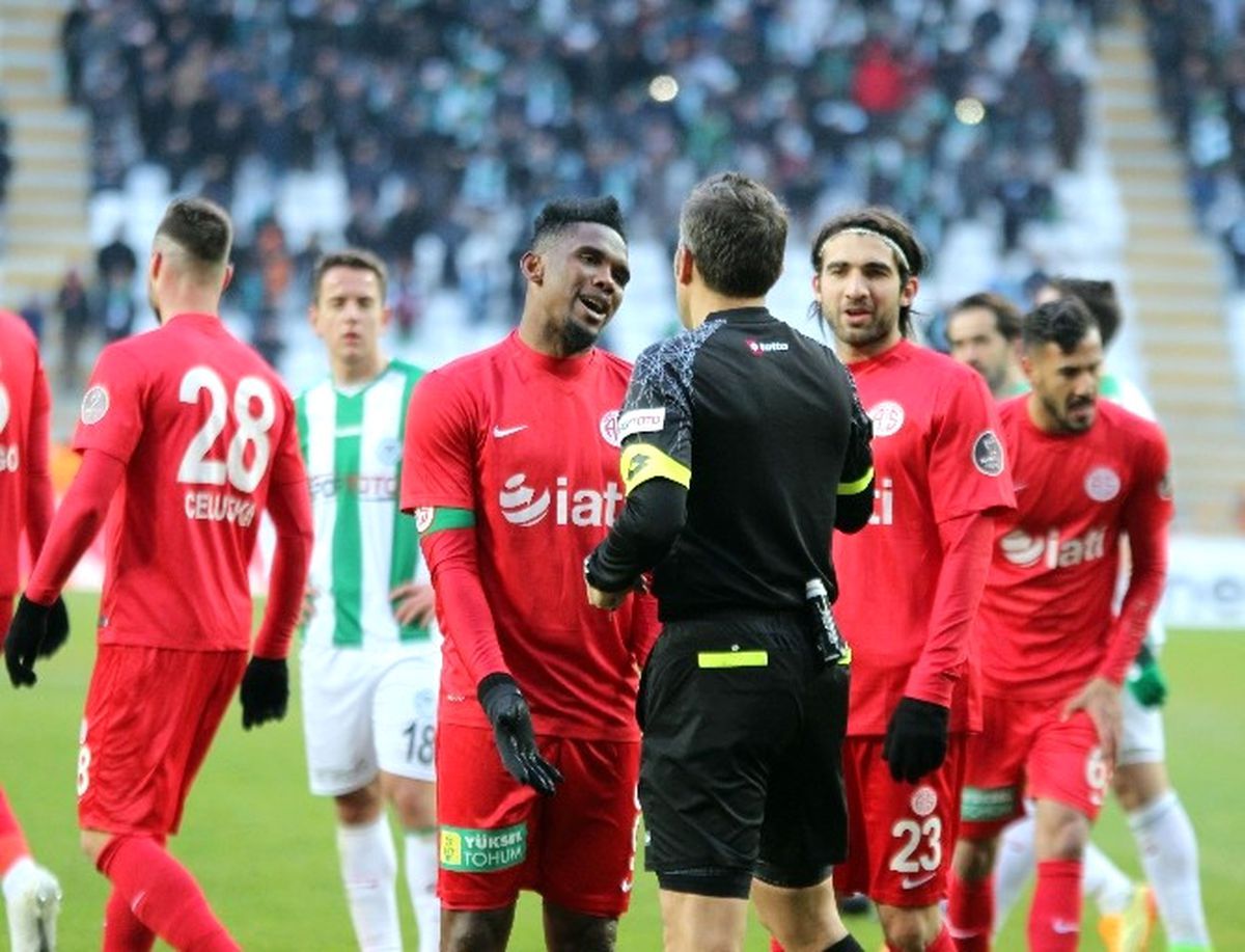 Antalyaspor\'da 3 Oyuncu Cezalı Duruma Düştü