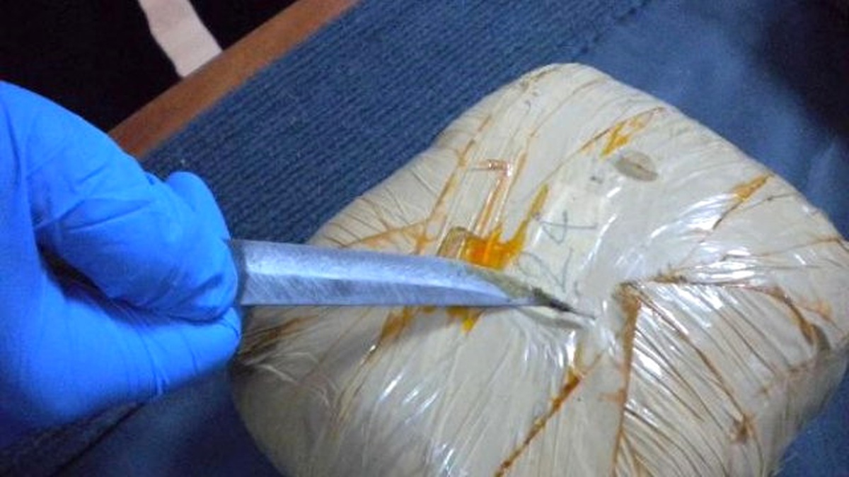 Aracın Yakıt Deposunda 6 Kilogram Esrar Bulundu
