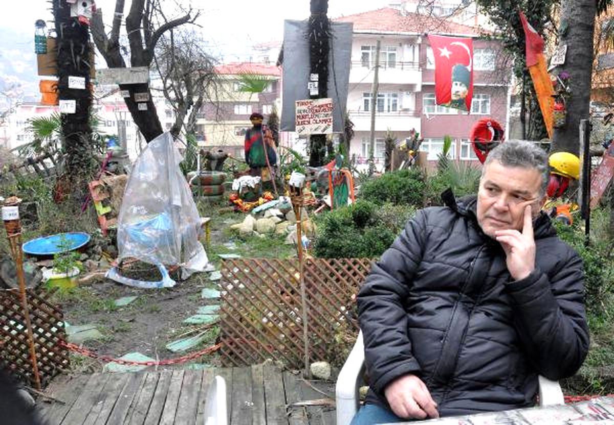 Bahçesini Müzeye Dönüştürdü