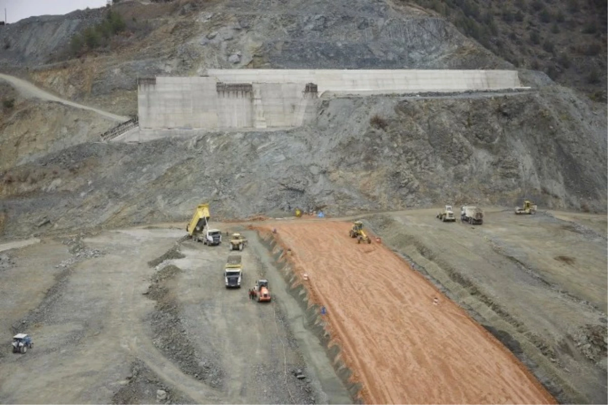 Bakan Eroğlu: "Obrucak Barajı ile 140 Bin 580 Dekar Zirai Alan Suyla Buluşacak"
