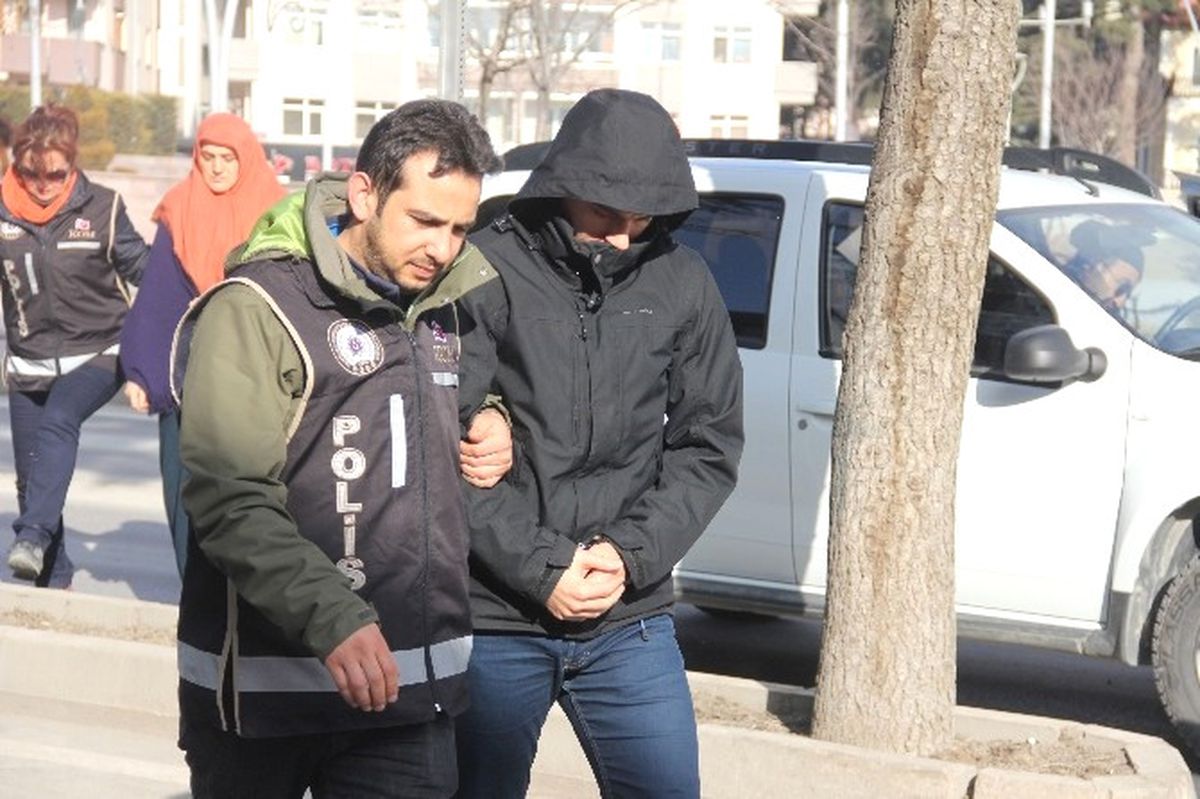 Bolu\'da Fetö Şüphelisi 2 Kişi Adliyeye Sevk Edildi