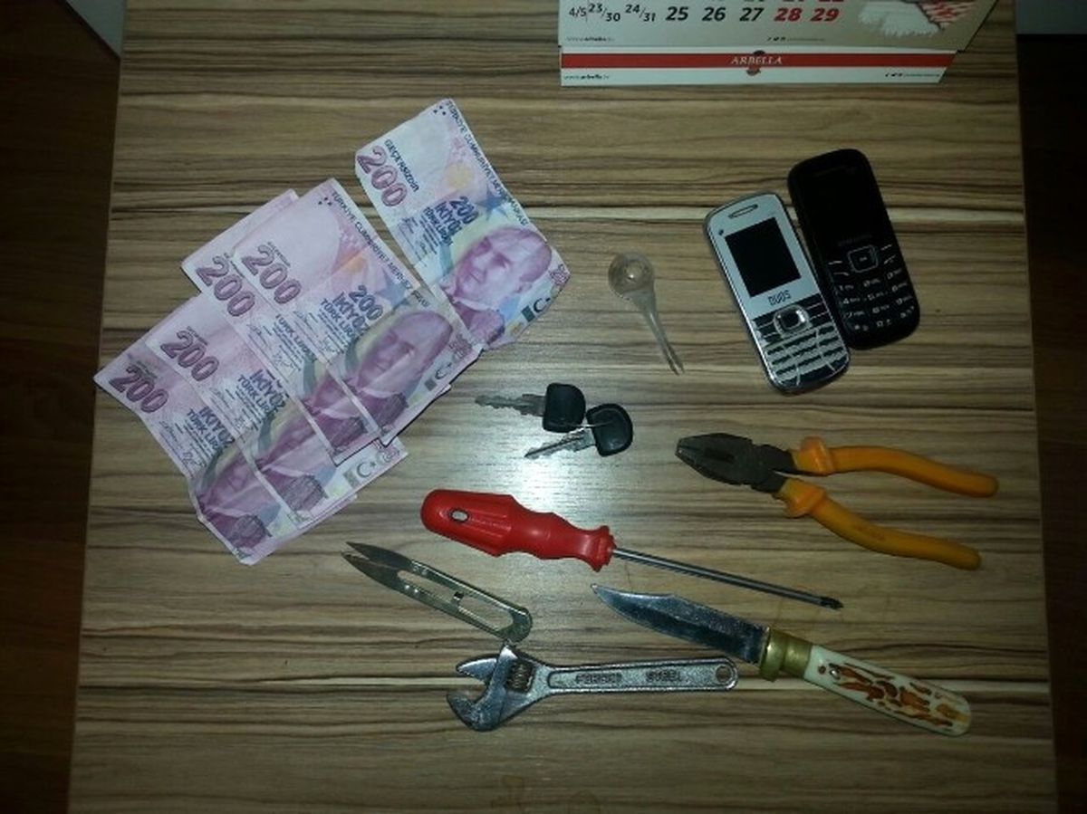 Bursa\'da 19 Aracın Camını Patlatan Zanlılar Yakalandı
