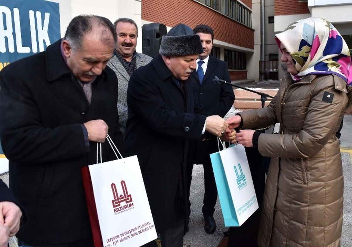 Büyükşehir\'den Liseli Gençlere Eğitim Yardımı