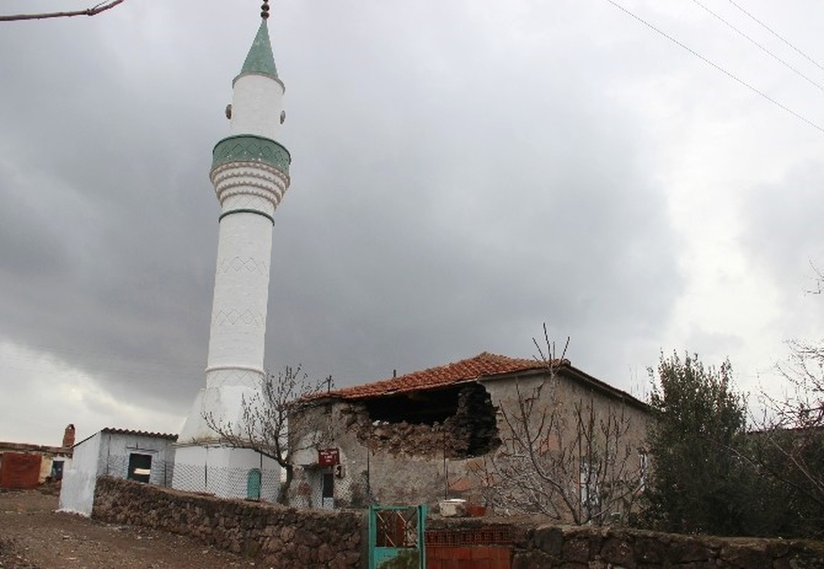 Çanakkale\'deki Depremlerin Yaraları Sarılıyor
