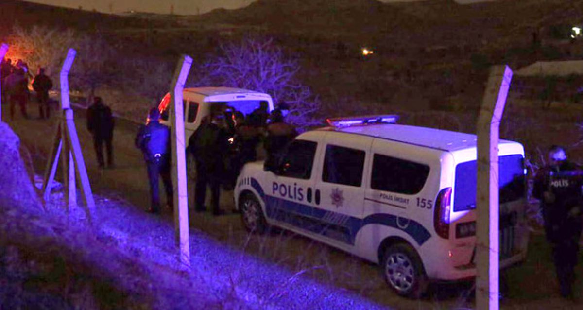 Dha Yurt;otomobilde Eşi ve Çocuklarını Rehin Aldı (Ek)rehine Krizi Devam Ediyor