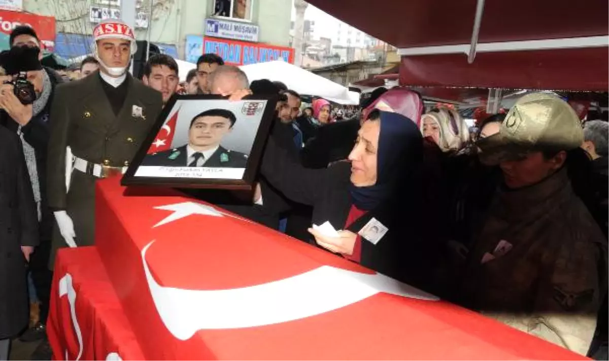 El Bab Şehidi Teğmen Furkan Yayla Son Yolculuğuna Uğurlandı