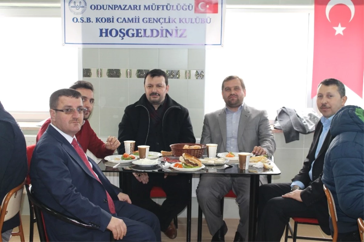 Eskişehir\'de Cami Bünyesinde İlk Gençlik Kulübü Kuruldu