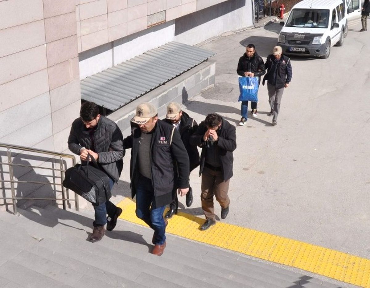 Fetö Şüphelisi 7 Jandarma Adliyeye Sevk Edildi