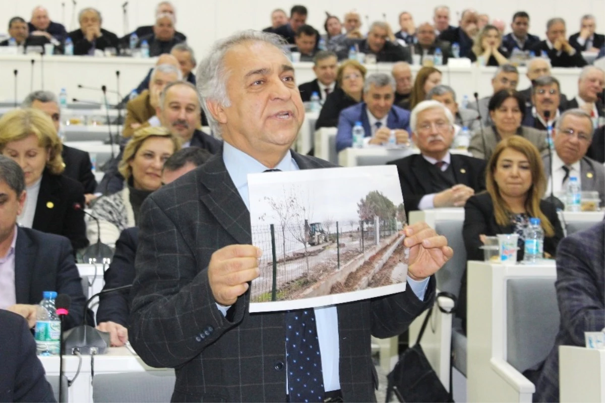 İzmir Büyükşehir Meclisinde Kültürpark Tartışması