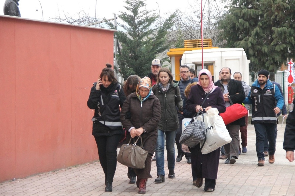 Kocaeli\'de 5 Öğretmen Fetö\'den Tutuklandı