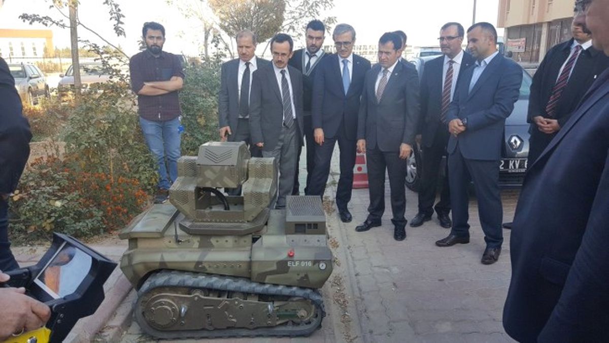 Mini Tank "Ankebot" Kışla Yolu Gözlüyor