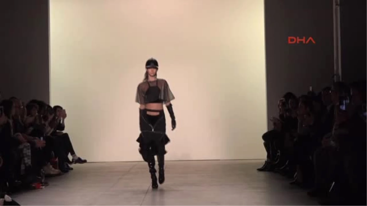 Modacı Akkaya, New York Moda Haftasına Damga Vurdu